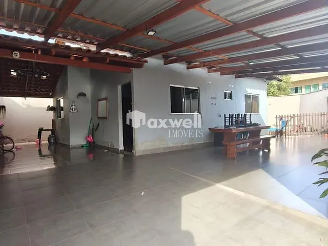 Casa com 142m² 3 quartos e 2 banheiros, à venda, no bairro Jardim Cristal em Aparecida de Goiânia
