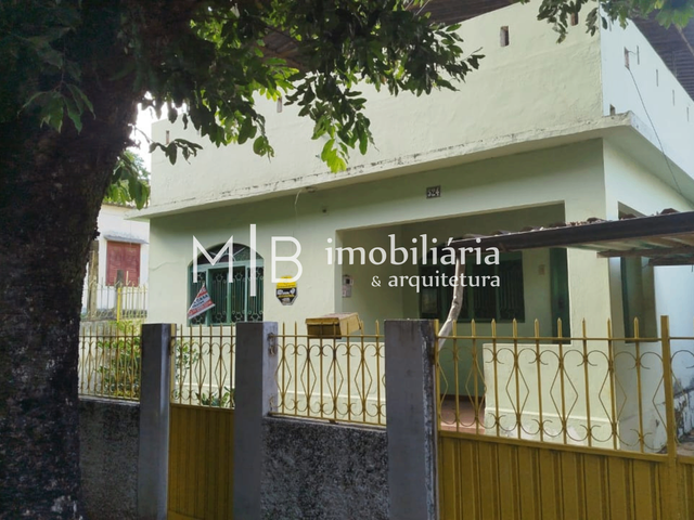 Casa 4 quartos e 2 banheiros, à venda, no bairro Granjaria em Cataguases