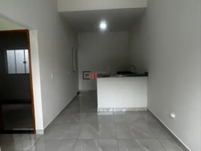 Casa 2 quartos e 1 banheiro, para alugar, no bairro Industrial em Londrina