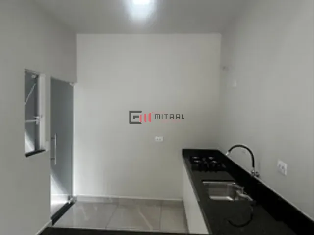 Casa 2 quartos e 1 banheiro, para alugar, no bairro Industrial em Londrina