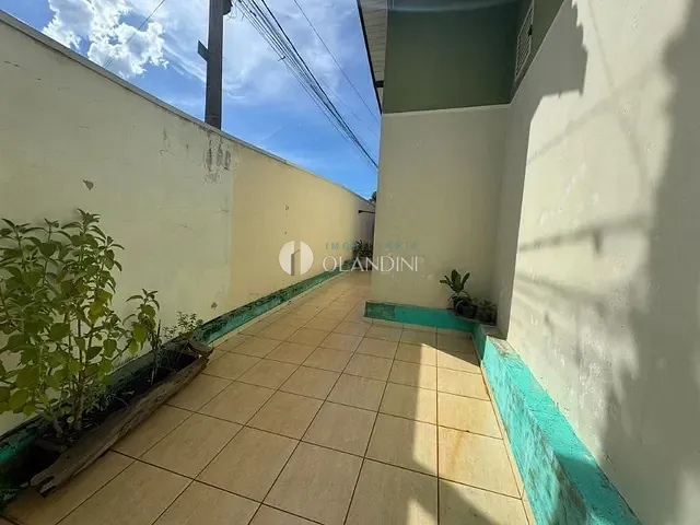 Casa com 183m² 2 quartos e 2 banheiros, à venda, no bairro Jardim dos Ipês em Artur Nogueira