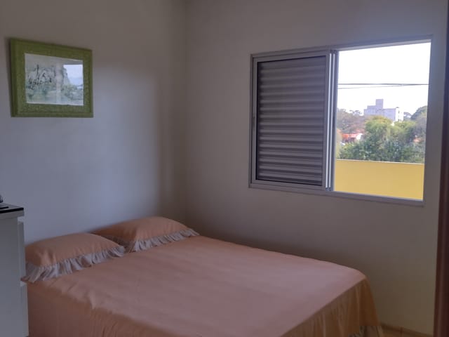 Casa com 250m² 2 quartos e 2 banheiros, à venda, no bairro Parque Senhor do Bonfim em Taubaté