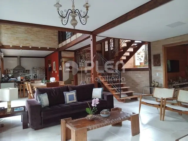 Casa 4 quartos e 6 banheiros, à venda, no bairro Vila Machado em Mairiporã