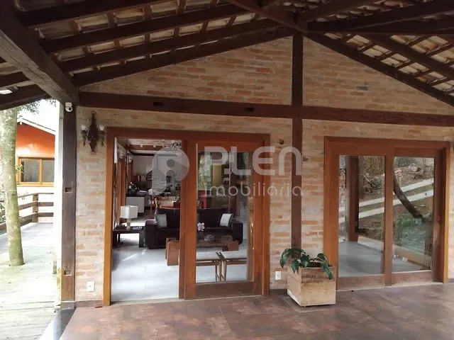 Casa 4 quartos e 6 banheiros, à venda, no bairro Vila Machado em Mairiporã
