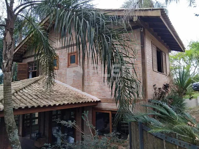 Casa 4 quartos e 6 banheiros, à venda, no bairro Vila Machado em Mairiporã