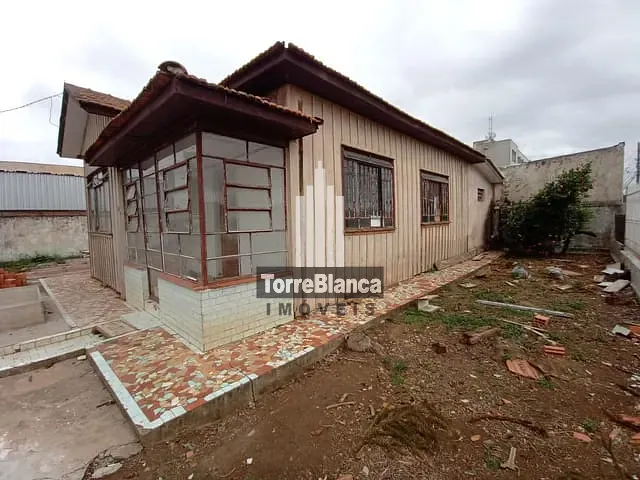 Casa com 297m² 3 quartos e 1 banheiro, à venda, no bairro Uvaranas em Ponta Grossa