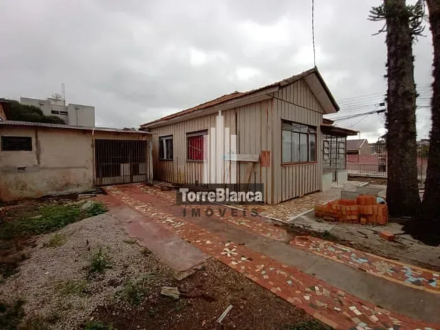 Casa com 297m² 3 quartos e 1 banheiro, à venda, no bairro Uvaranas em Ponta Grossa