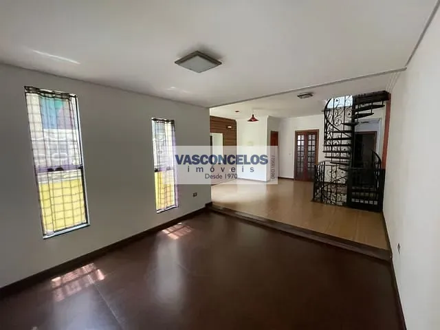 Casa com 125m² 4 quartos e 3 banheiros, à venda, no bairro Jardim Uirá em São José dos Campos