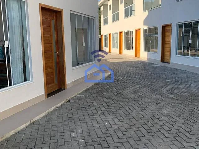 Sobrado com 107m² 2 quartos e 3 banheiros, à venda, no bairro Massaguaçu em Caraguatatuba