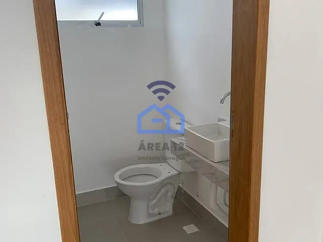 Sobrado com 107m² 2 quartos e 3 banheiros, à venda, no bairro Massaguaçu em Caraguatatuba