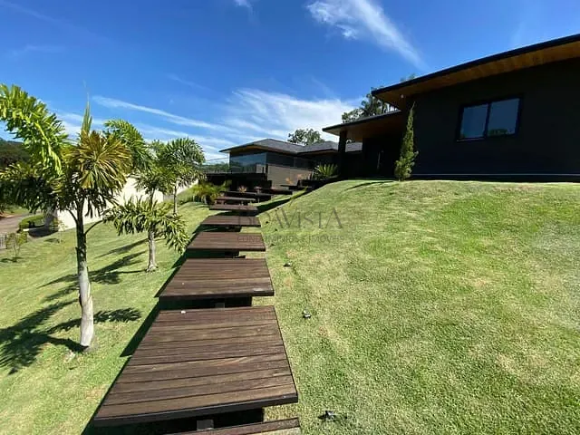 Casa com 2668m² 4 quartos e 4 banheiros, à venda, no bairro Condomínio Jardim das Palmeiras em Bragança Paulista