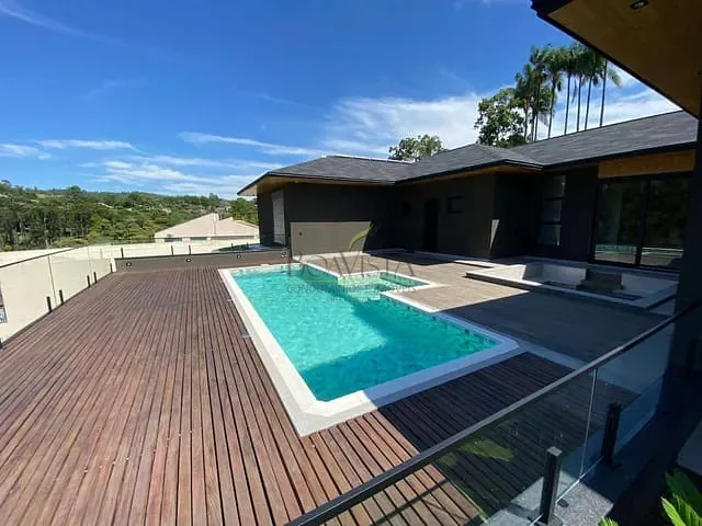 Casa com 2668m² 4 quartos e 4 banheiros, à venda, no bairro Condomínio Jardim das Palmeiras em Bragança Paulista