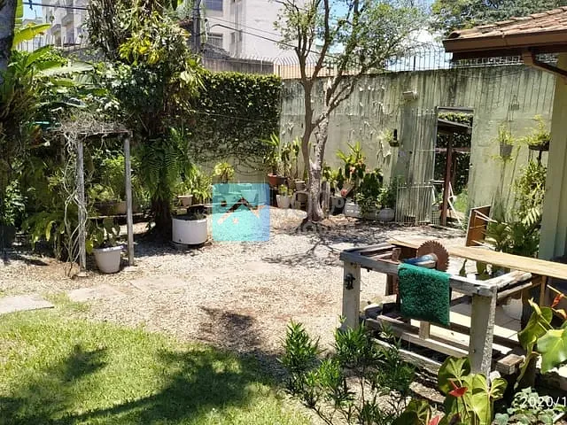 Casa com 1056m² 3 quartos e 1 banheiro, à venda, no bairro Jardim das Industrias em São José dos Campos