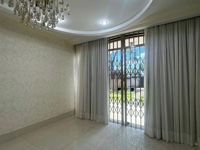 Casa com 640m² 4 quartos e 2 banheiros, à venda ou para alugar, no bairro Jardim Santana em Americana
