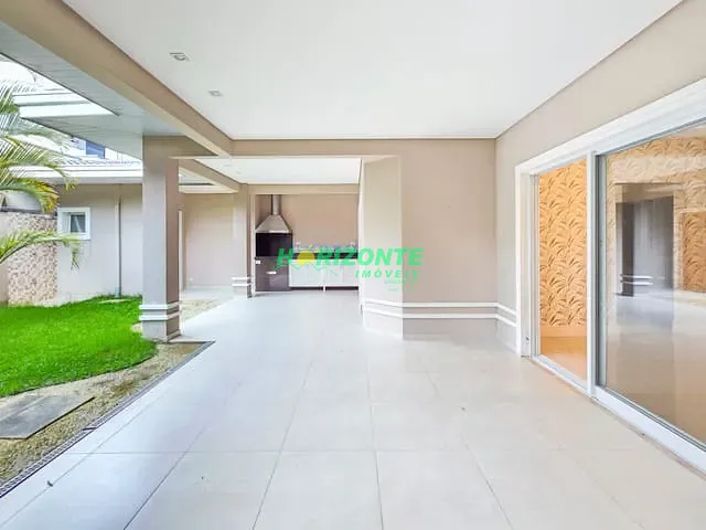 Casa com 250m² 4 quartos e 4 banheiros, à venda ou para alugar, no bairro Urbanova em São José dos Campos