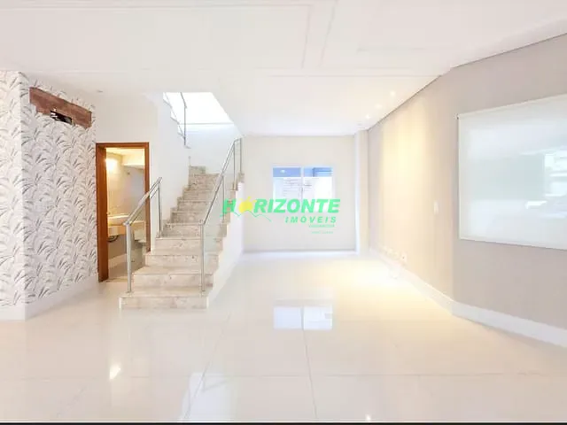 Casa com 250m² 4 quartos e 4 banheiros, à venda ou para alugar, no bairro Urbanova em São José dos Campos