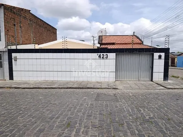Casa com 240m² 3 quartos e 1 banheiro, à venda, no bairro Cruzeiro em Campina Grande