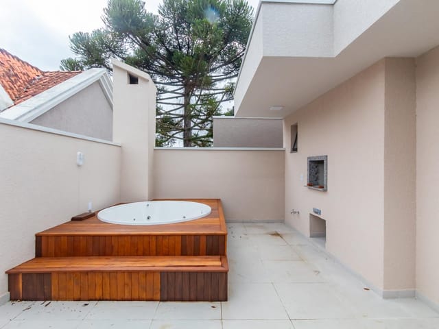 Casa com 179m² 3 quartos e 5 banheiros, à venda, no bairro Vista Alegre em Curitiba