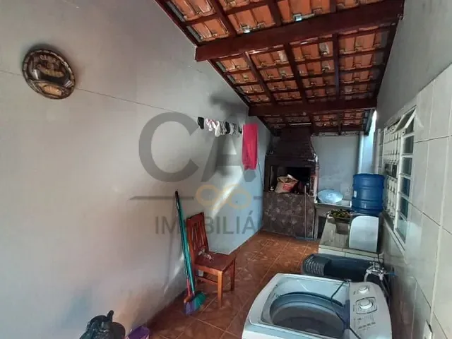 Casa com 200m² 3 quartos e 1 banheiro, à venda, no bairro Parque dos Ipes em Holambra