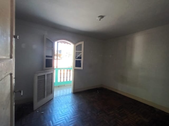 Casa 3 quartos e 2 banheiros, para alugar, no bairro Popular em Cataguases