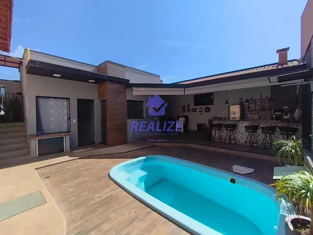 Casa com 330m² 3 quartos e 3 banheiros, à venda, no bairro Conjunto Residencial Jardim do Mirante em Botucatu
