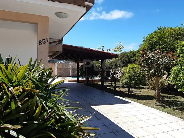 Casa com 750m² 4 quartos e 4 banheiros, à venda, no bairro Campeche em Florianópolis