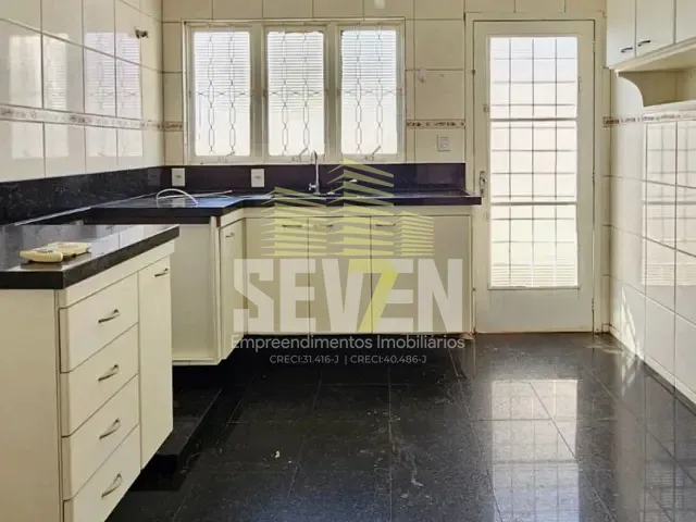 Casa com 210m² 3 quartos e 2 banheiros, à venda, no bairro Vila Cidade Universitária em Bauru