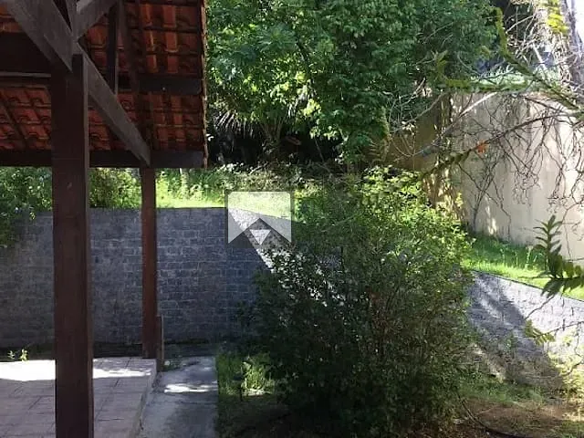 Casa com 900m² 6 quartos e 5 banheiros, à venda, no bairro Mata Paca em Niterói