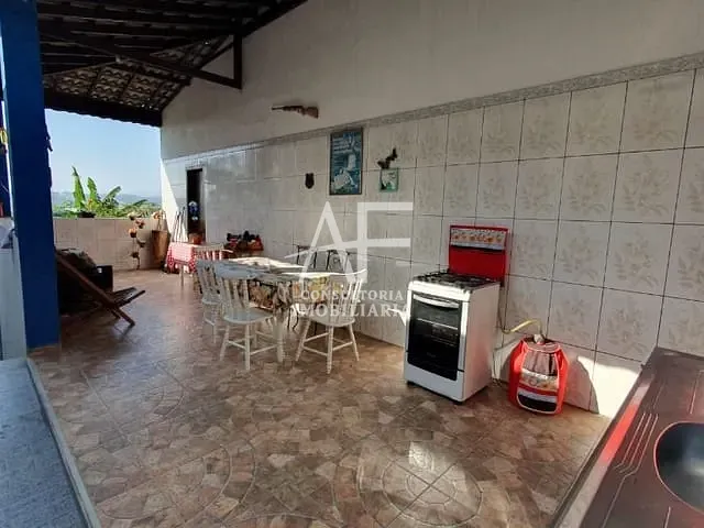 Casa com 372m² 3 quartos e 2 banheiros, à venda, no bairro Barreiro em Taubaté