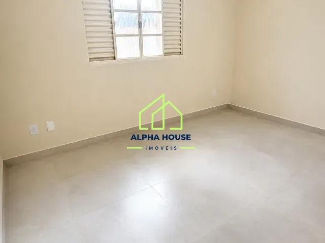 Casa com 210m² 3 quartos e 2 banheiros, à venda, no bairro Parque São Domingos em Pindamonhangaba