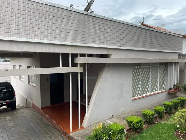 Casa com 357m² 5 quartos e 2 banheiros, à venda, no bairro Centro em Apucarana