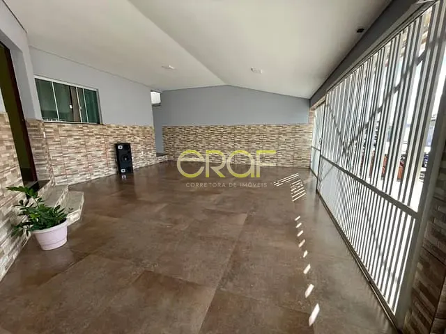 Casa com 300m² 4 quartos e 4 banheiros, à venda, no bairro Jardim Califórnia em Formosa