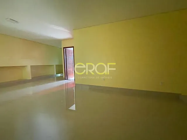 Casa com 300m² 4 quartos e 4 banheiros, à venda, no bairro Jardim Califórnia em Formosa