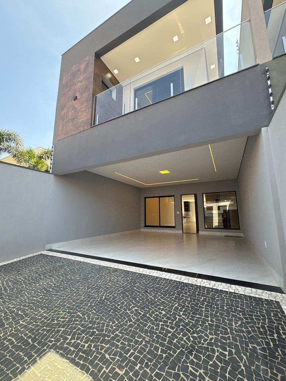 Casa, 3 quartos, 211 m² - Foto 1
