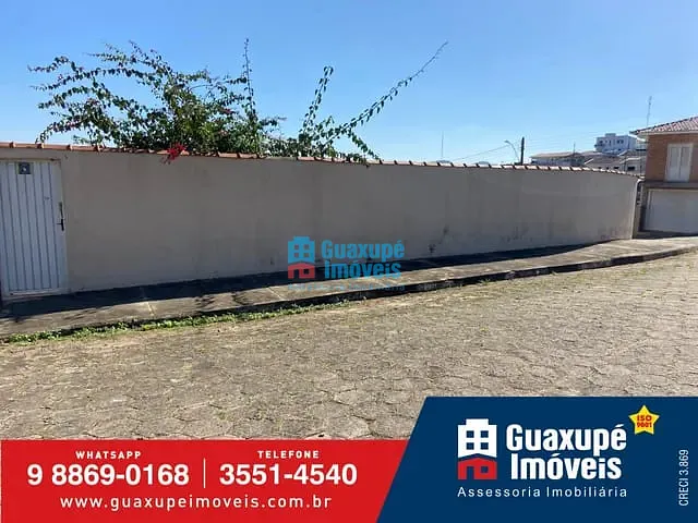 Casa com 4944m² 3 quartos e 1 banheiro, à venda, no bairro Nova Guaxupé em GUAXUPÉ