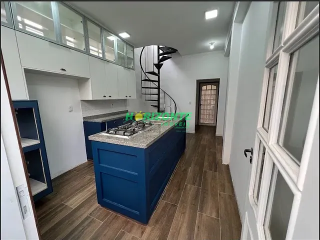 Casa com 250m² 5 quartos e 3 banheiros, à venda, no bairro Jardim das Indústrias em São José dos Campos
