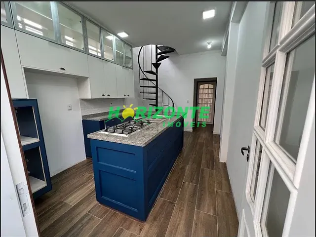 Casa com 250m² 5 quartos e 3 banheiros, à venda, no bairro Jardim das Indústrias em São José dos Campos