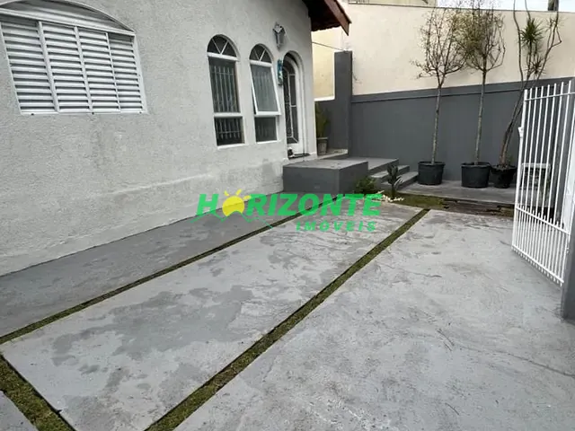Casa com 250m² 5 quartos e 3 banheiros, à venda, no bairro Jardim das Indústrias em São José dos Campos