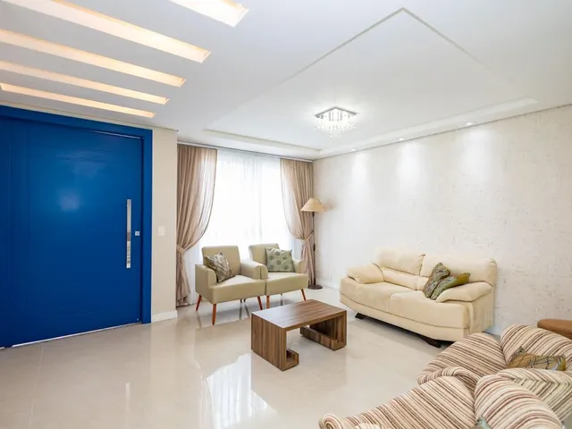 Casa com 200m² 4 quartos e 6 banheiros, à venda, no bairro Orleans em Curitiba