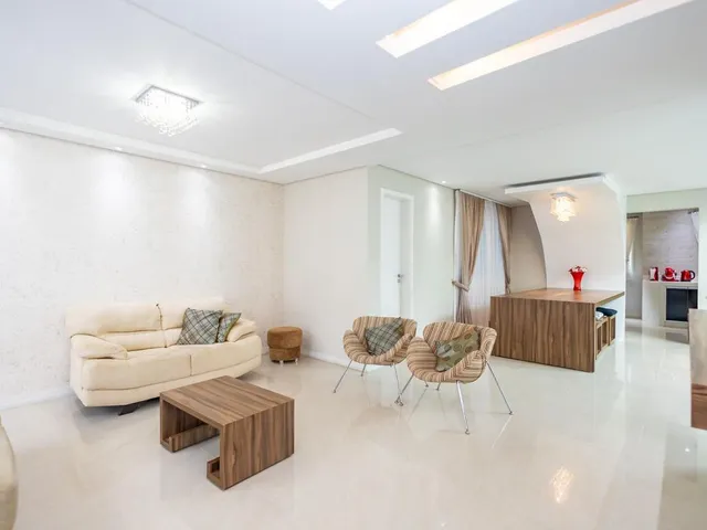 Casa com 200m² 4 quartos e 6 banheiros, à venda, no bairro Orleans em Curitiba