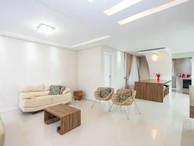 Casa com 200m² 4 quartos e 3 banheiros, à venda, no bairro Orleans em Curitiba