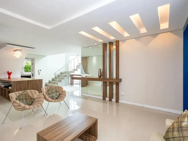 Casa com 200m² 4 quartos e 3 banheiros, à venda, no bairro Orleans em Curitiba