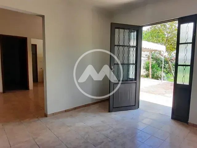 Casa 2 quartos e 1 banheiro, para alugar, no bairro Zona 02 em Cianorte