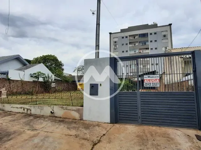 Casa 2 quartos e 1 banheiro, para alugar, no bairro Zona 02 em Cianorte
