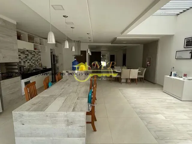 Casa com 680m² 5 quartos e 2 banheiros, à venda, no bairro Caixa D´Água em Vinhedo