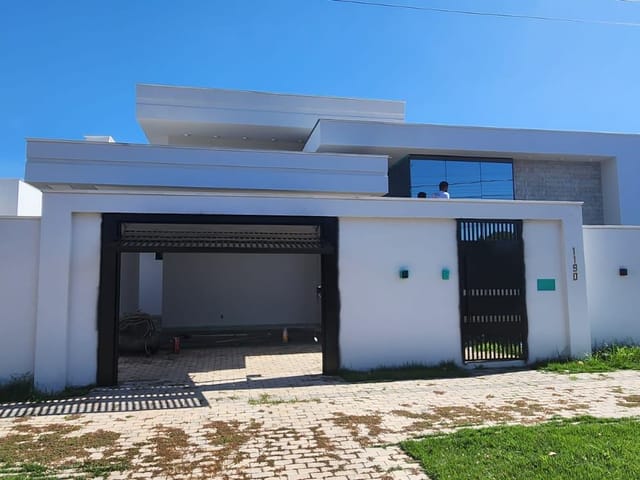 Casa com 263m² 4 quartos e 2 banheiros, à venda, no bairro Jardim Botânico em Sinop