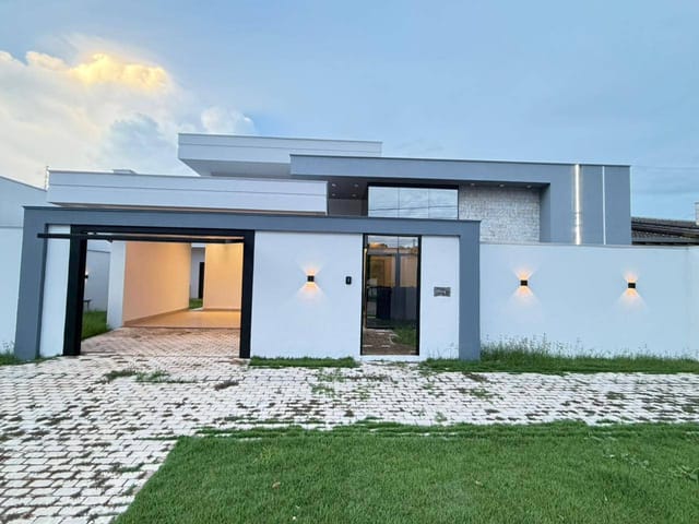 Casa com 263m² 4 quartos e 2 banheiros, à venda, no bairro Jardim Botânico em Sinop