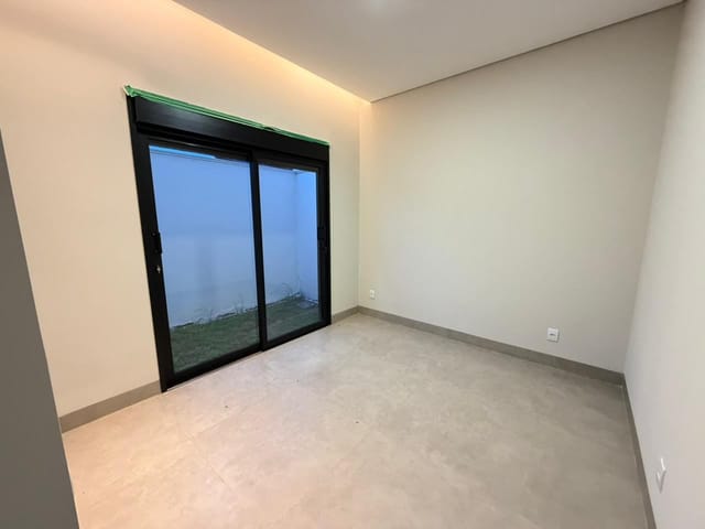 Casa com 263m² 4 quartos e 2 banheiros, à venda, no bairro Jardim Botânico em Sinop