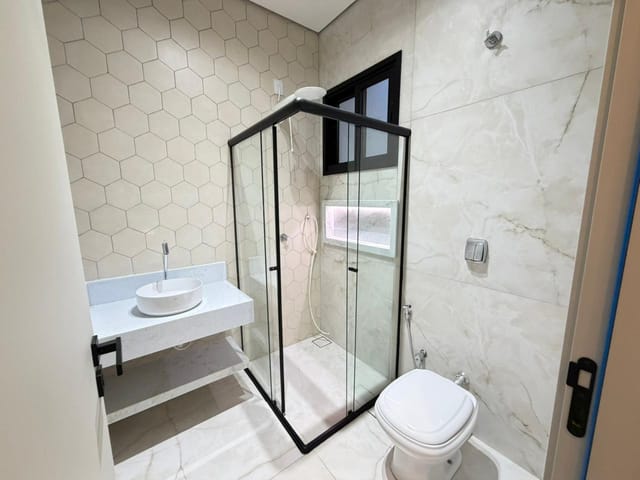 Casa com 263m² 4 quartos e 2 banheiros, à venda, no bairro Jardim Botânico em Sinop
