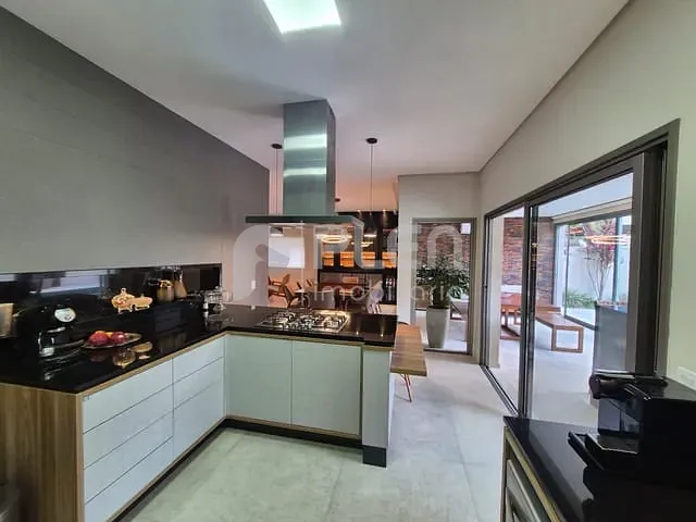Casa 5 quartos e 7 banheiros, à venda, no bairro Alphaville em Santana de Parnaíba